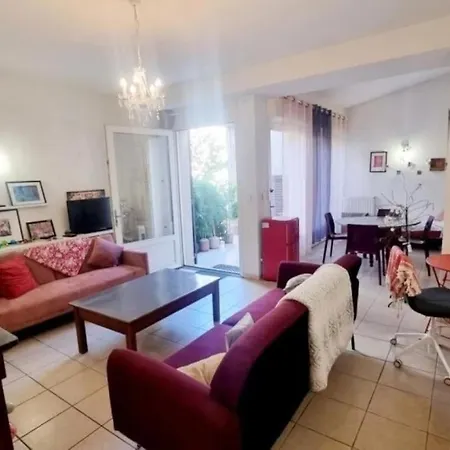 Charmant T3 Duplex Avec Patio Centre/arenes/gare Nîmes